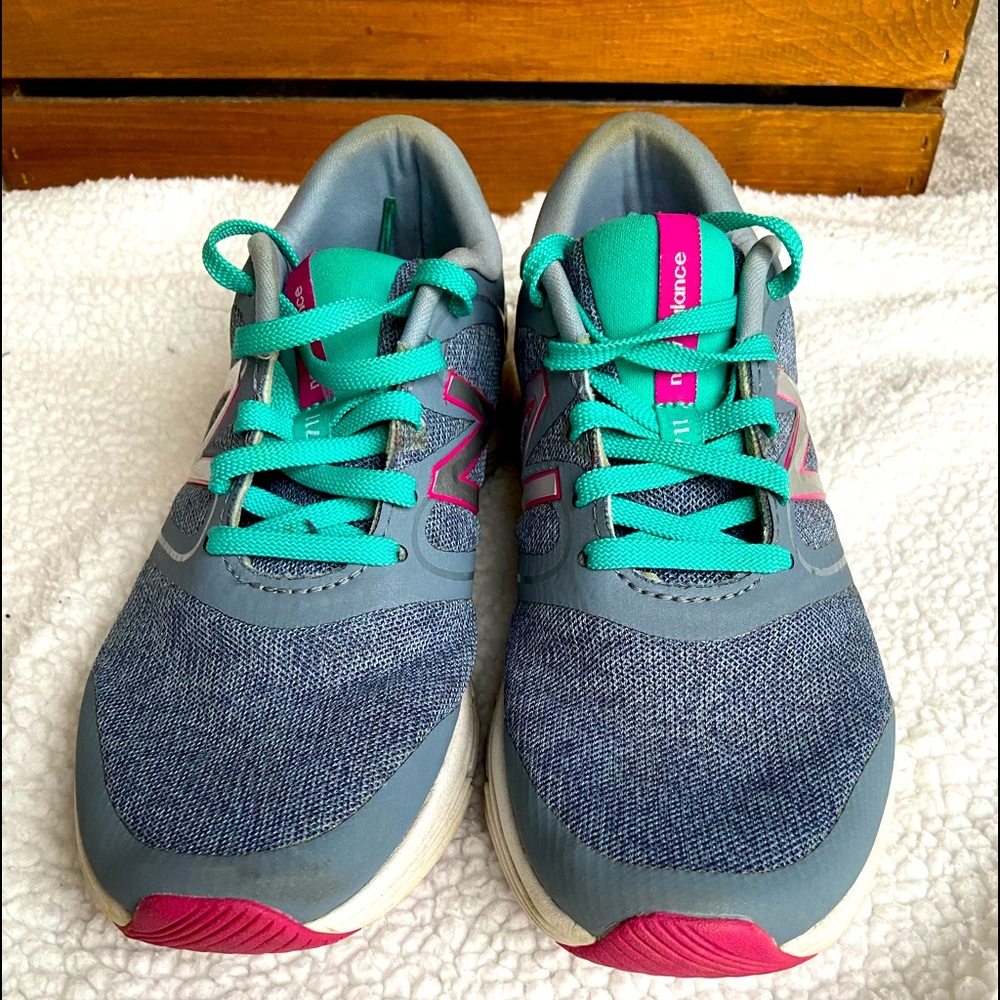 New Balance pink, teal and gray sneakers size 8.5